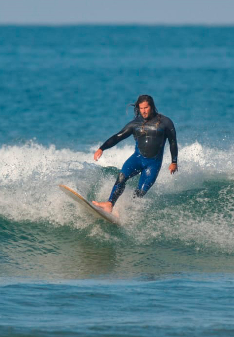 Cursos y clases de longboard en Somo