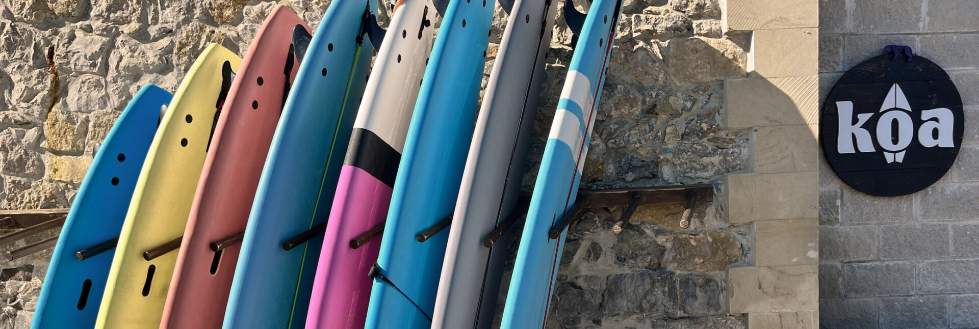 alquiler tablas y neoprenos en Somo