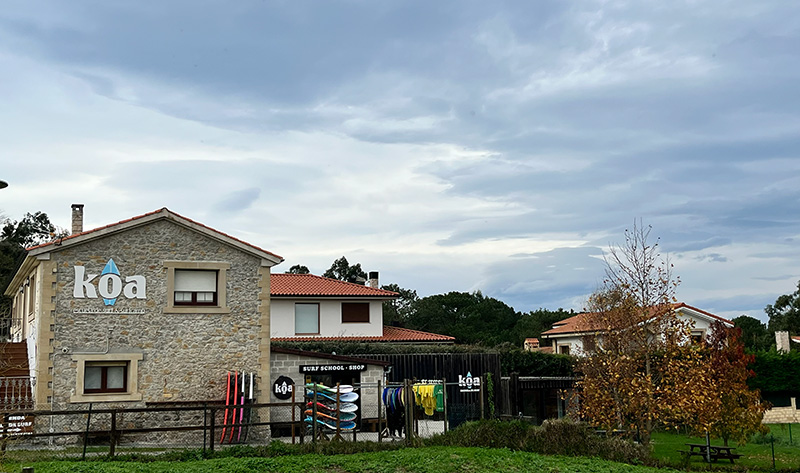 Alojamiento en Somo SurfHouse Koa Alojamiento en Somo SurfHouse Koa