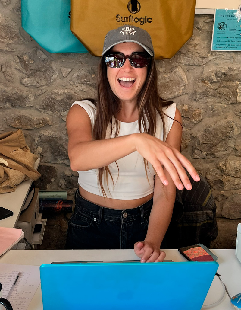 Monitores koa escuela de surf. Raquel